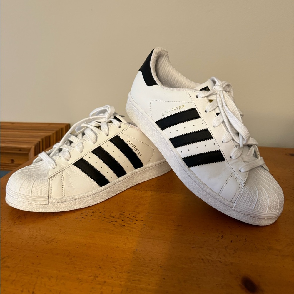 Adidas Superstar in Black